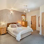 2 Bed In Oc-94995