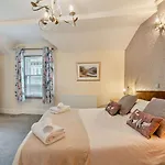 2 Bed In Oc-94995