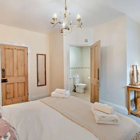 2 Bed In 94995 펜션 케직