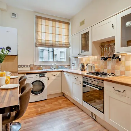 2 Bed In Oc-94995 * Κέσγουικ