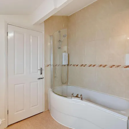 2 Bed In Oc-94995 Διαμέρισμα Κέσγουικ